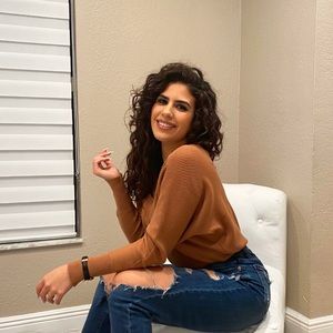 Meet your Posher, Gabriela